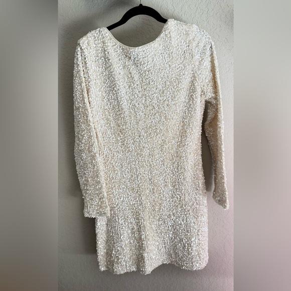 WOMEN’S CREAM/WHITE SEQUINED DRESS WITH LOW-CUT BACK - Picture 3 of 6